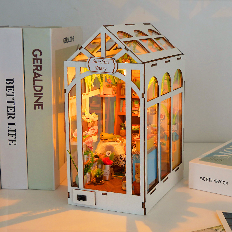 DIYブックヌック木製ミニチュアモデルキット「サンシャインダ - Model Kit House のレビューと価格