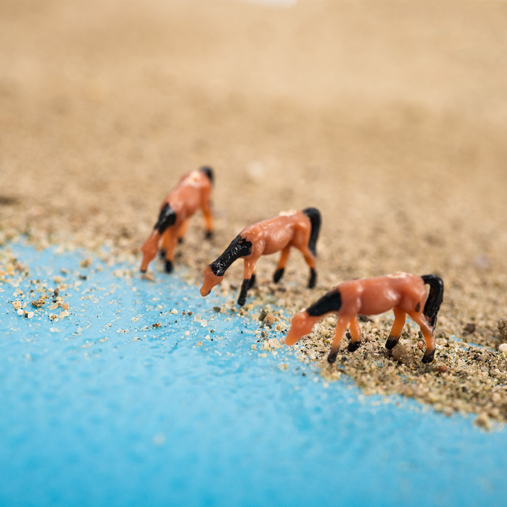スケール 1:150 ミニチュア馬モデルブラウン ABS 動 - Model Kit Horse のレビューと価格